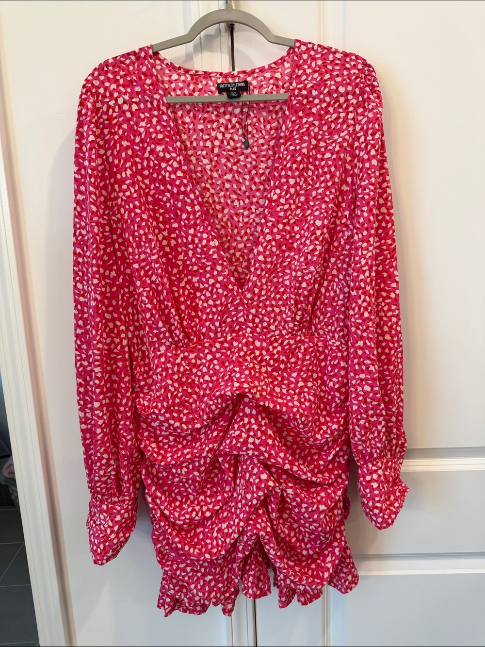 PrettyLittleThing Hot Pink and White Printed Mini Dress